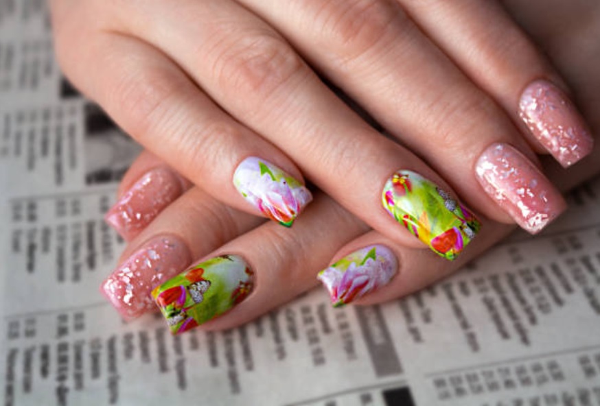 Nagelstickers: Creatieve Manieren om Je Nagels te Versieren